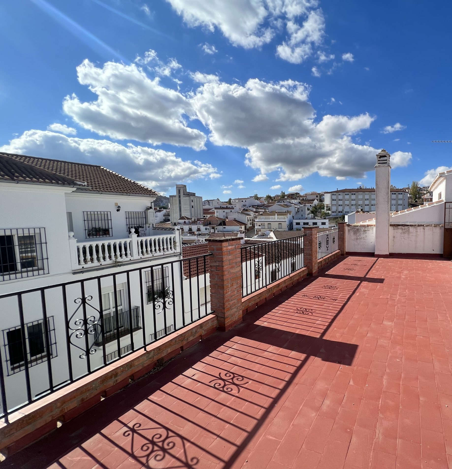 FOR SALE : Great Family Townhouse in Colmenar (Malaga)